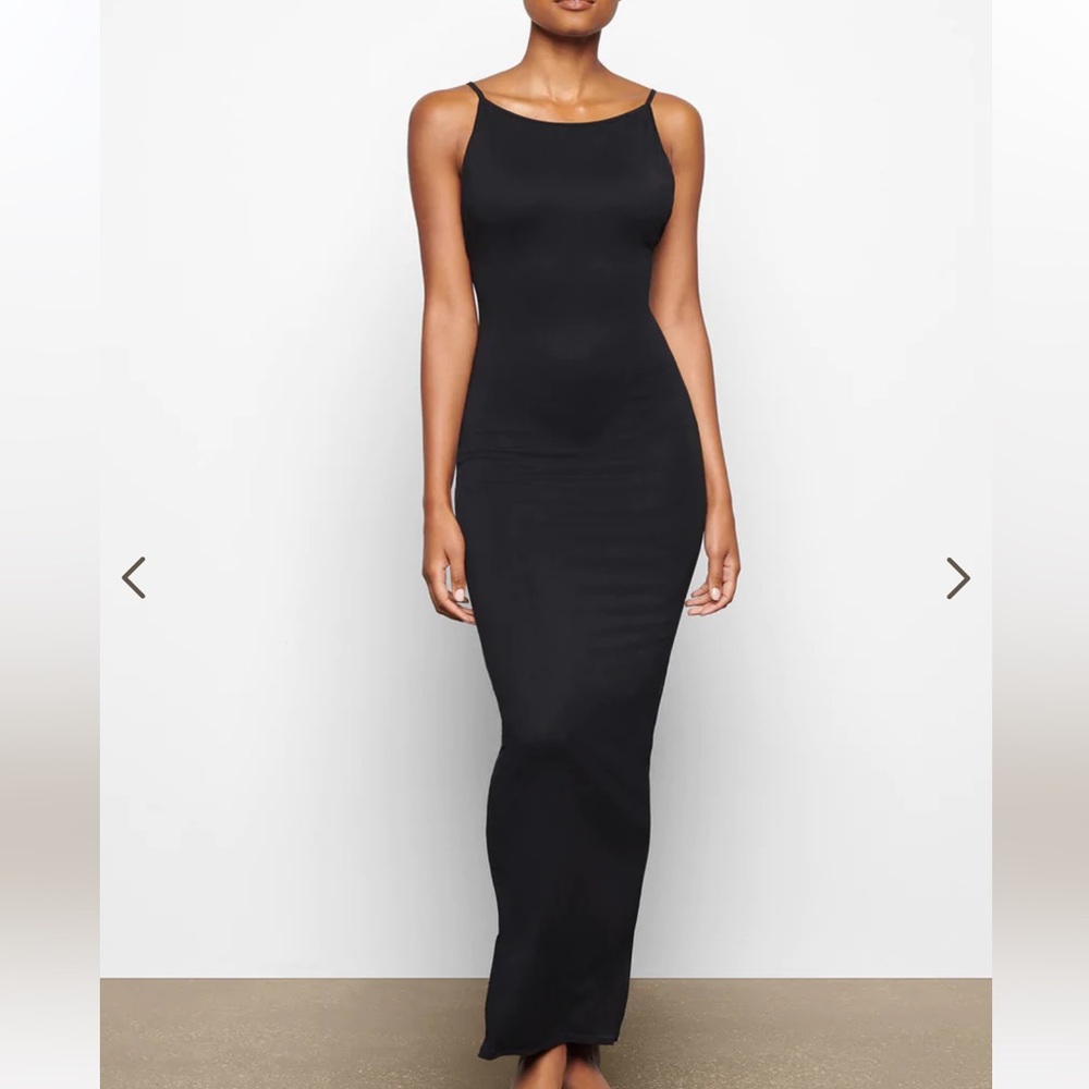 Skims SMOOTH LOUNGE LOW BACK KEYHOLE DRESS
